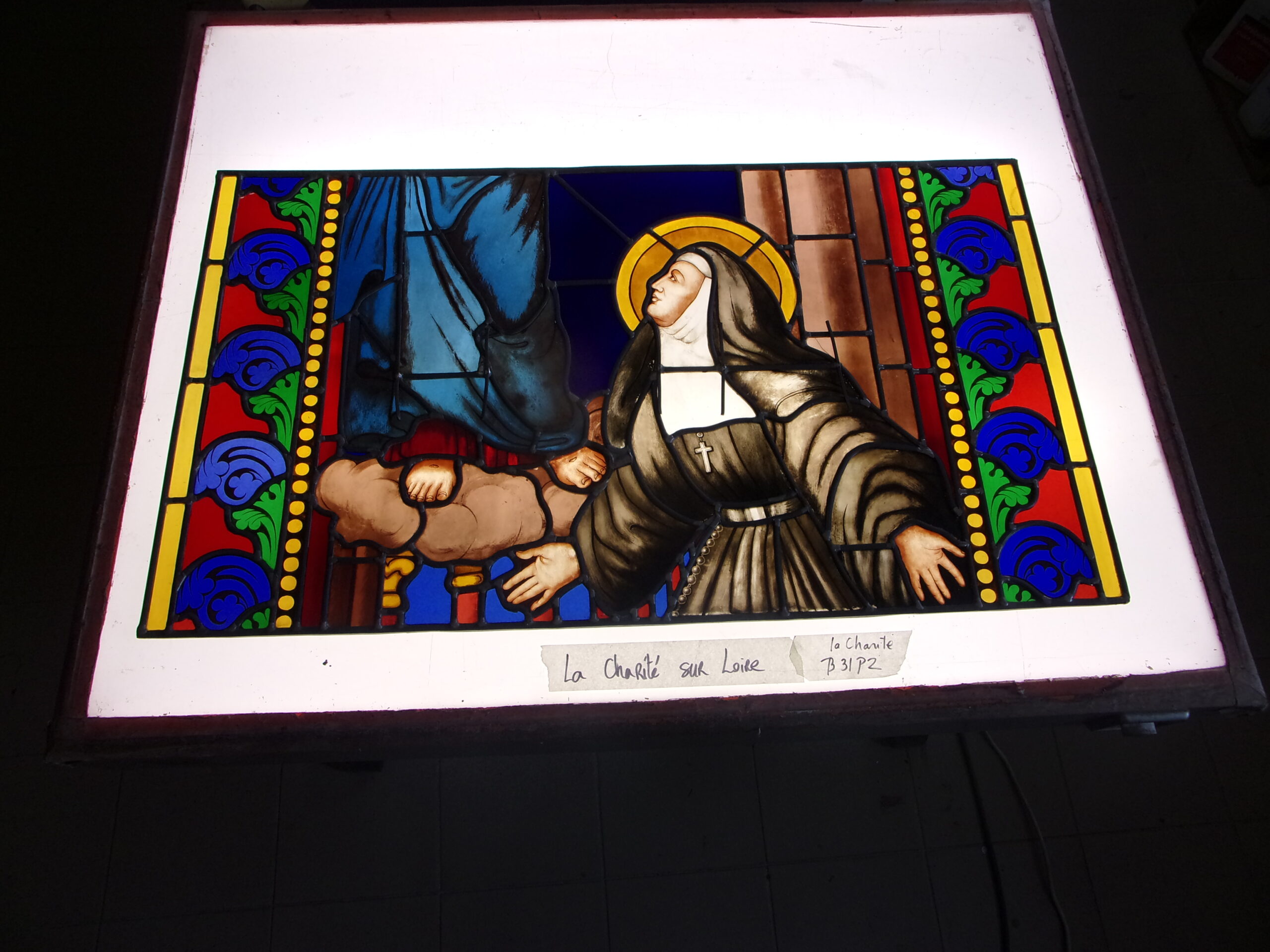 Vitraux restaurés de l’église Notre-Dame de La Charité-sur-Loire