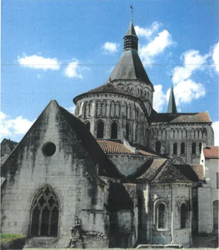 Eglise Notre-Dame à la charité sur loire